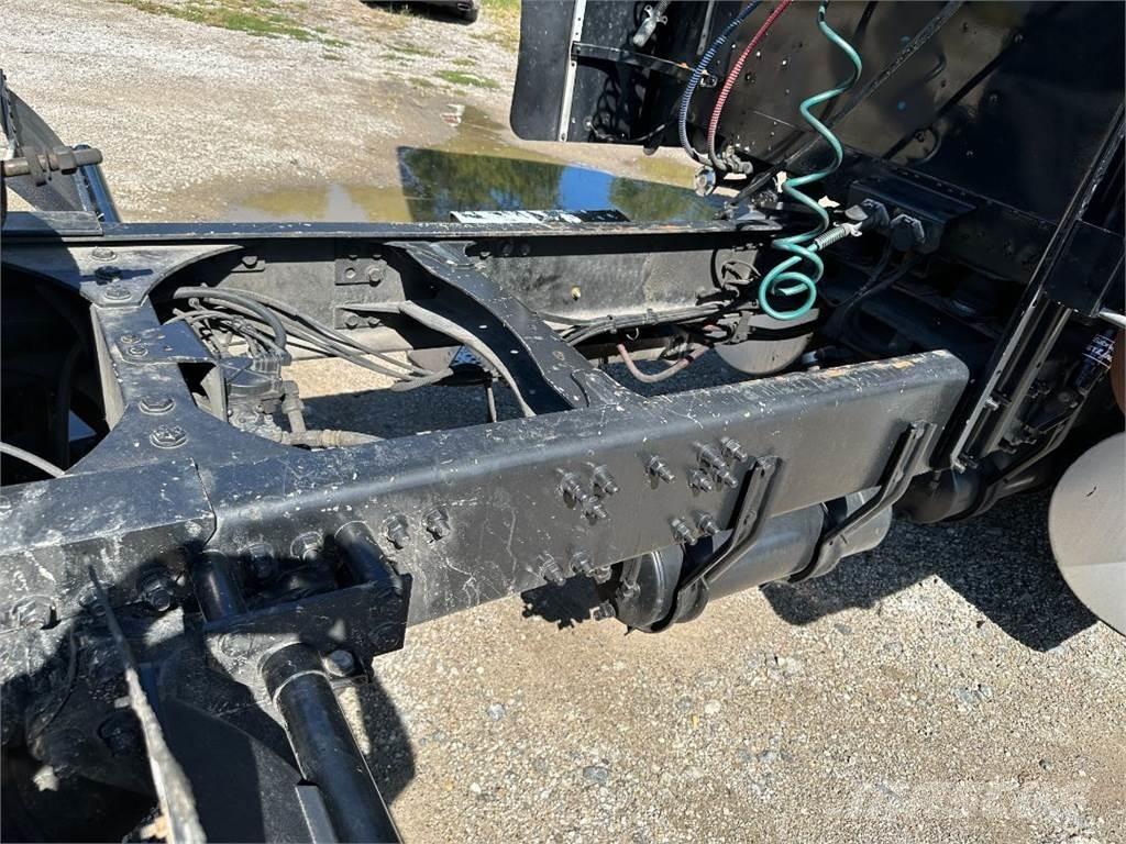 Freightliner FLD 120 曳引機組件